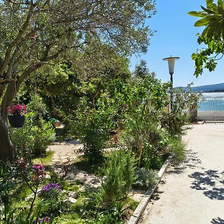 Adria Apartman *
